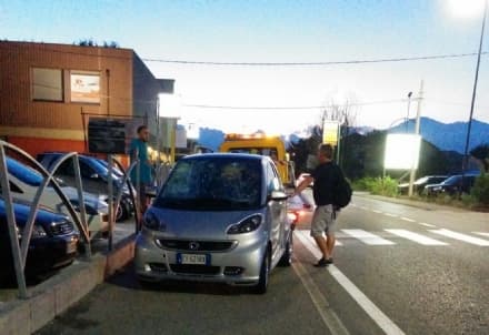 RIVAROLO CANAVESE - Auto travolge due pedoni in corso Re Arduino: entrambi gravi al Cto - FOTO