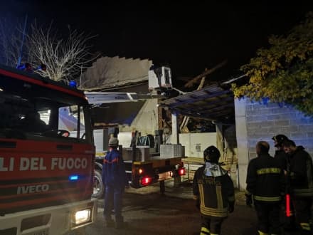 RIVAROLO - Crolla il tetto di un cascinale, nottata di paura in Canton Mosetti - FOTO