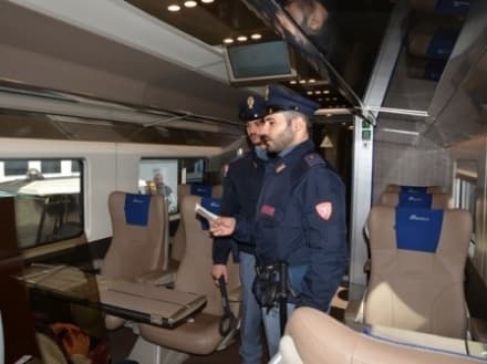 BORGOFRANCO D'IVREA - Manomette i passaggi a livello della ferrovia, denunciato dalla polizia