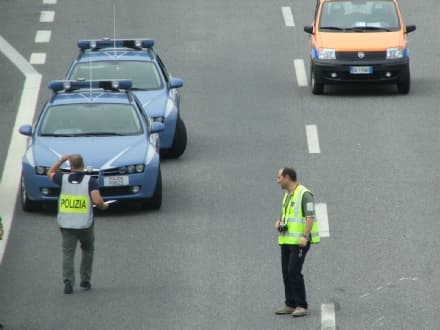 RONDISSONE - Allarme bomba al casello della A4: autostrada chiusa per un'ora in direzione Milano