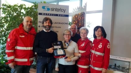 CASTELLAMONTE - Un defibrillatore in dono alla Croce Rossa