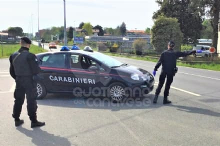 CORONAVIRUS - Raffica di controlli dei carabinieri sulle strade del Canavese a caccia dei «furbetti» di Pasquetta - FOTO