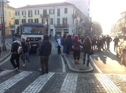 RIVAROLO - Terzo giorno di fila con gli studenti in strada