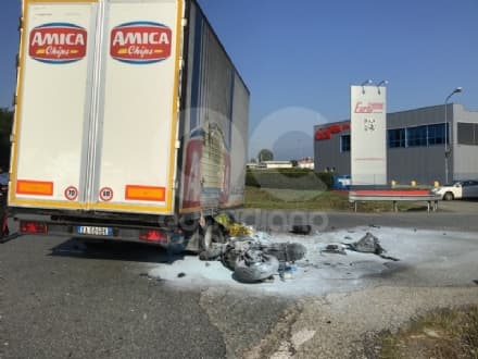 VOLPIANO - Muore a 29 anni nello scontro con un tir: ennesima tragedia in corso Europa - FOTO e VIDEO