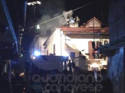 RIVAROLO - Incendio nella notte in pieno centro - FOTO