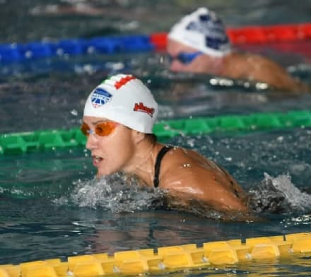 IVREA - Nuotatori canavesani: inizia con una raffica di medaglie la stagione della squadra Master