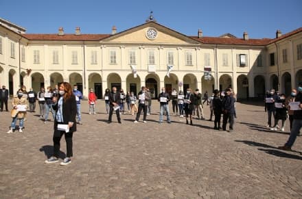 IVREA-CHIVASSO - Commercianti in piazza: «Vogliamo lavorare». Chiesto un «biennio fiscale bianco»
