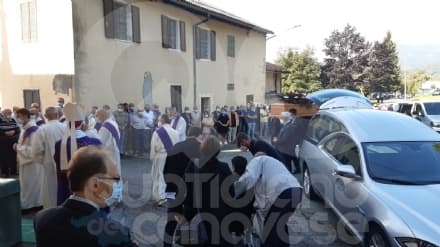 VAL DI CHY - L'ultimo saluto all'amato diacono Adriano Gillone