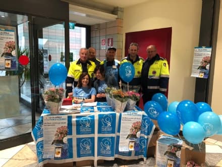 CUORGNE' - «Fiori d'azzurro» per dire NO alla violenza contro i bambini e gli adolescenti