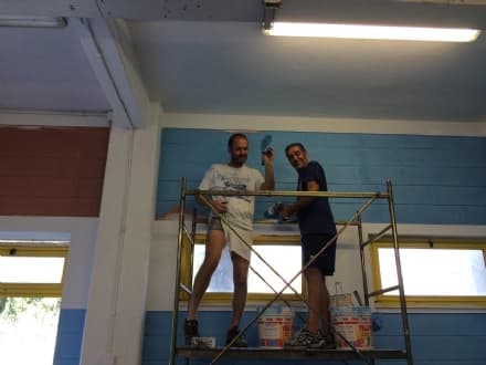 CUORGNE' - Dirigenti volontari ridipingono gli spogliatoi