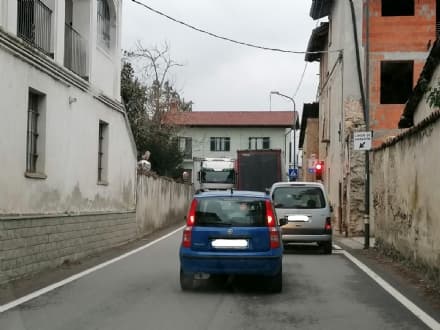 OGLIANICO - Camion incastrati all'incrocio sulla provinciale