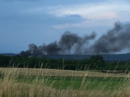 RIVAROLO - Incendio rifiuti pericolosi lungo l'Orco: i danni li pagheranno i cittadini rivarolesi