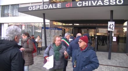 CHIVASSO - Anche il sindaco manifesta per l'ospedale: «Situazione insostenibile per l'utenza e gli operatori sanitari»
