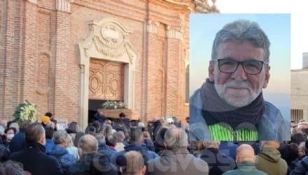 RIVAROLO CANAVESE - Chiesa di San Giacomo piena di gente per l'ultimo saluto a Vincenzo Pignone - FOTO