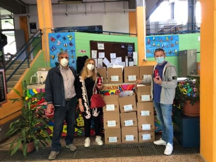 CUORGNE' - Scuole «plastic free»: distribuite nei plessi 640 borracce personalizzate - FOTO