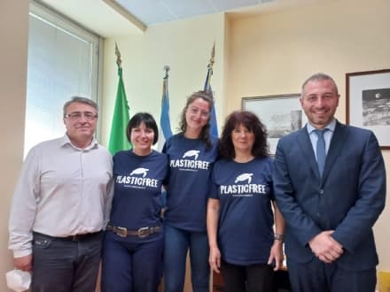 CANAVESE - L'esempio di Giulia, Chiara ed Emanuela: referenti di Plastic Free per un territorio libero dai rifiuti