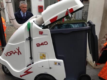 RIVAROLO - In servizio il super aspirapolvere per i rifiuti di strada