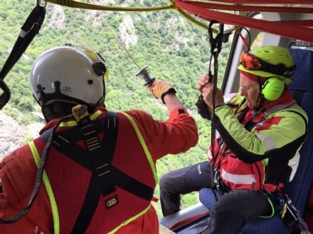 SETTIMO VITTONE - Precipita dalla parete di roccia: grave un uomo
