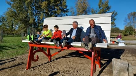 CHIVASSO - Inaugurata la 270esima panchina gigante