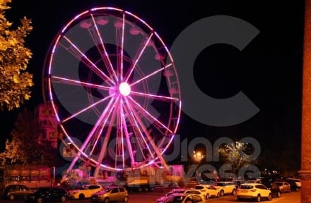 IVREA - I lettori promuovono la ruota panoramica di piazza Rondolino