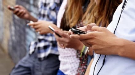 MONTANARO-FOGLIZZO - Un «patentino» agli studenti per l'uso consapevole del telefono cellulare