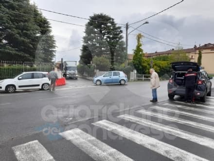CASTELLAMONTE - Incidente stradale, due auto coinvolte