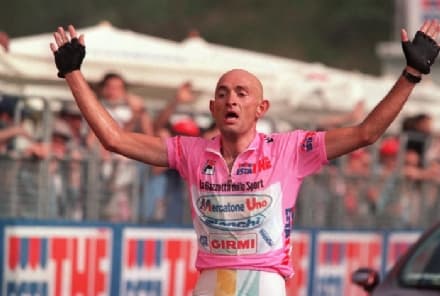 LOCANA - A Rosone lo spettacolo teatrale «D5 Pantani, storia di un capro espiatorio»