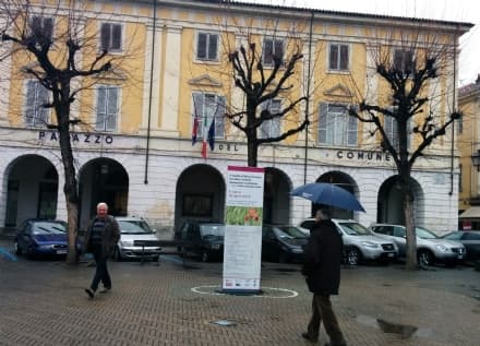 CASTELLAMONTE - Aumenta la mensa? Opposizione furente