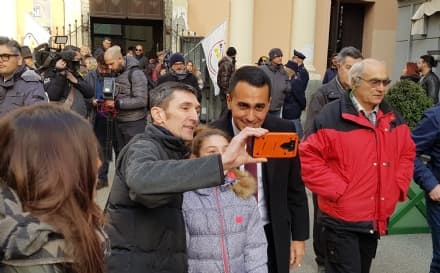 IVREA - Di Maio scatenato: «Triplicheremo il numero dei parlamentari. Berlusconi e Renzi hanno paura» - FOTO