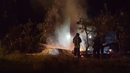 SALASSA - Incendio doloso devasta un capanno attrezzi - FOTO