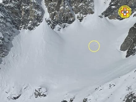 INCIDENTE AEREO - Recupero del relitto sospeso per rischio valanghe: non individuato il corpo del pilota