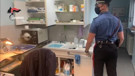FALSI DENTISTI - I carabinieri di Leini scoprono e sequestrano uno studio abusivo a Venaria - VIDEO