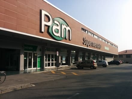 RIVAROLO CANAVESE - Bucano il muro del supermercato e svaligiano il Pam di corso Indipendenza