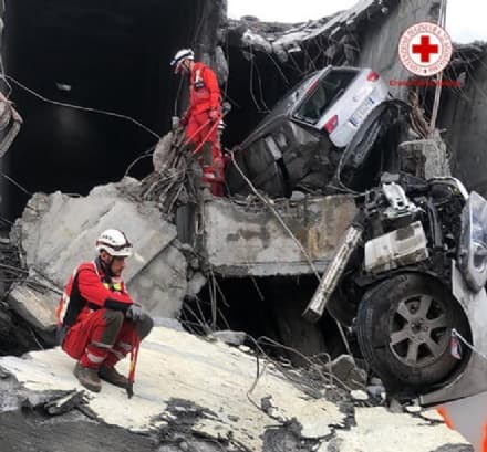 TRAGEDIA A GENOVA - Più di trenta morti, tra cui una bambina. Chivassesi vicino al ponte crollato: salvi - VIDEO