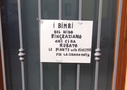 SAN GIORGIO CANAVESE - Ladri senza cuore rubano le piante ai bambini dell'asilo nido
