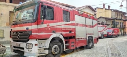 SCARMAGNO - Cade nel cantiere della palazzina in ristrutturazione: elitrasportato al Cto di Torino - FOTO e VIDEO