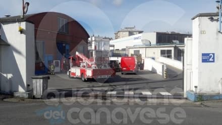 CUORGNE' - Fumo alla Federal Mogul, intervento dei pompieri - FOTO