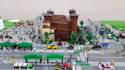 LEINI - Scorci di Torino ricostruiti con i mattoncini Lego - VIDEO