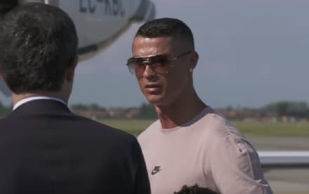 CRISTIANO RONALDO A CASELLE - Le prime immagini dell'arrivo di CR7 a Torino - VIDEO JUVENTUS