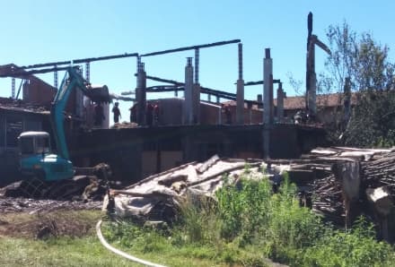 CASTELLAMONTE - Sette animali morti nell'incendio che ha devastato una cascina a Preparetto - VIDEO