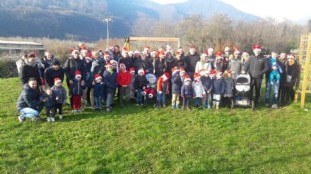 SALTO - Pieno successo per la «Passeggiata dei Babbi Natale» - FOTO