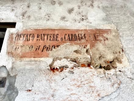 RIVAROLO CANAVESE - Messa in sicurezza la vecchia scritta di piazza Litisetto