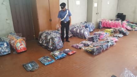 LEINI-TORINO - Vendono zainetti Seven e Invicta rubati: tre persone arrestate dai carabinieri - FOTO