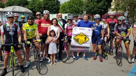 CANAVESE - Sulle strade del Giro rispettando i ciclisti: il progetto sicurezza di Paola Gianotti - FOTO e VIDEO