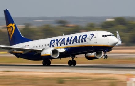 CASELLE - Ryanair aumenta i voli diretti da Torino per Bari e Catania
