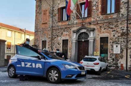 IVREA - Botte e minacce all'autista del pullman Gtt: 23enne nei guai