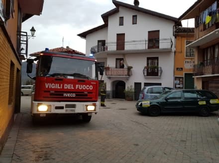 CASTELLAMONTE - Quattro persone intossicate dal camino: il bambino salva l'intera famiglia - FOTO