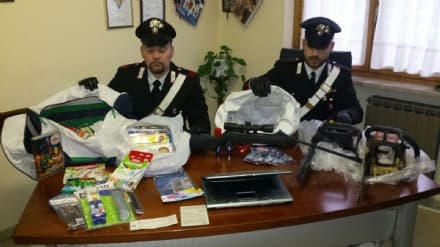 CUORGNE' - Professionisti del furto denunciati dai carabinieri: in casa persino un'Ape Piaggio rubata a Valperga