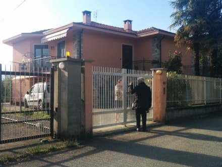CASTELLAMONTE - Rapina in villa: famiglia aggredita