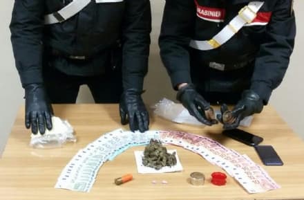 IVREA - Spacciano droga: carabinieri denunciano altri due ragazzi